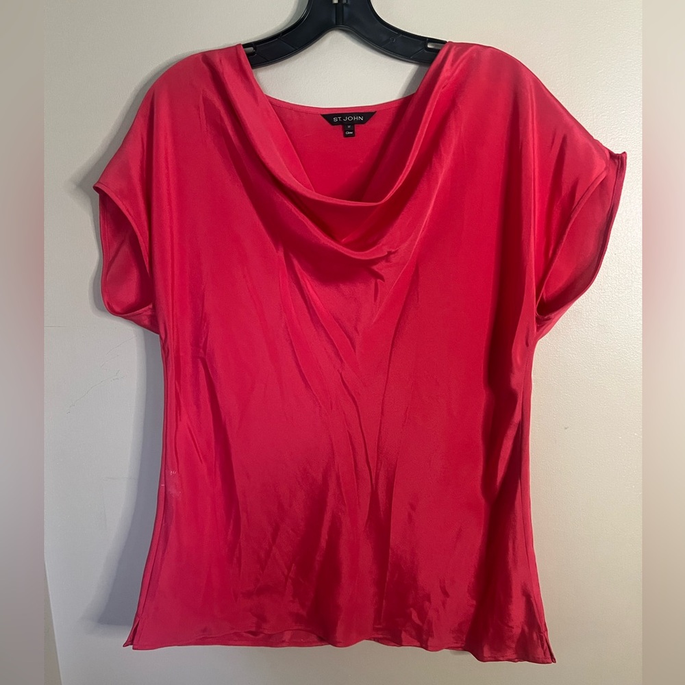 St. John M Fuchsia Short Sleeve Blouse EUC